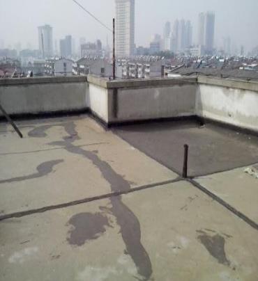 赤峰市漏水维修 楼顶漏水是什么原因，楼顶漏水维修方法是什么?